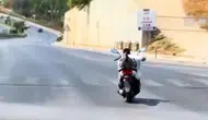Alanya Çevreyolu'nda Motosiklet Sürücüsünün Tehlikeli Şovu Kask Kamerasında