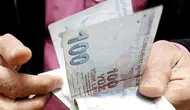 Memur ve Emekliden Ekonomi Yönetimine Sert Tepki! "Maaşlar Cebe Girmeden Eridi!"