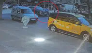 Manavgat'ta Kırmızı Işıkta Yola Fırlayan Yayaya Otomobil Çarptı