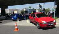 Manavgat D-400'de Kavşak Geçişi Kazayla Bitti! Sürücü Hastanelik Oldu
