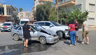 Serik’te Sinyalizasyon Arızası Kavşakta Kaza Getirdi