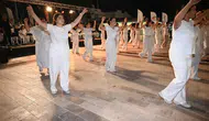 Kemer'de Cumhuriyet Orkestrası'ndan Yaz Konseri ve Zeybek Gösterisi