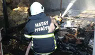 Hassa'da Ev ve Ahır Yangını: Ekiplerin Müdahalesiyle Söndürüldü
