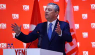 Özgür Özel'den İktidara 'Kara Düzen' Göndermesi! "Telefon Katlanıyor, Millet Katlanamıyor"