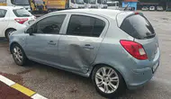 Burdur'da Hafif Ticari Araçla Otomobil Çarpıştı: 2 Yaralı