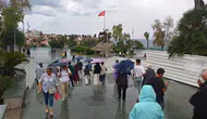 Turizmin Başkentinde Güz Mesaisi! Yağmura Rağmen Antalya Turu Yaptılar