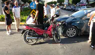 Manavgat Demokrasi Bulvarı'nda Otomobil ile Motosiklet Çarpıştı