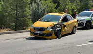 Burdur'da Ticari Taksi Römorka Çarptı: 1 Yaralı