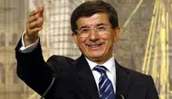 Eski Başbakan Davutoğlu "Cumhurbaşkanına Hakaret" Soruşturmasında İfade Verdi!