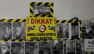 Pasajın Kepengine Tuvaletini Yapanları Güvenlik Kamerasından Bulup Duvara Astı