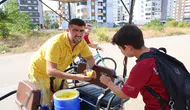 Seyyar Dondurmacıdan Yaratıcı Çözüm: Motosikletine Güneş Paneli Taktı