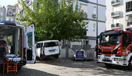 Muratpaşa'da Araç Apartman Bahçesi Duvarına Girdi!