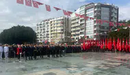 Antalya Cumhuriyet İçin Meydanda! Atatürk Heykeline Çelenkler Sunuldu