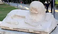 Her Gün Önünden Geçiyoruz: Karaalioğlu Parkı’ndaki Aslanların Sırrı!