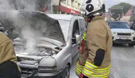 Yayladağı'nda Hafif Ticari Araçta Çıkan Yangın Söndürüldü