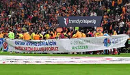Derbide COP31 Antalya İmzası! Sahaya Pankartla Çıktılar