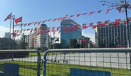 Cemil Tugay'ın AKP'ye Geçişine Karşı İzmir'de Protesto! Eylemciler Polis Ablukası Altında