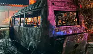 Manavgat'ta Alevlerin Sardığı Minibüs Demir Yığınına Döndü! Sahibi Şoke Oldu
