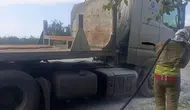 Hatay'da TIR Yangını: Ekipler Alevleri Söndürdü