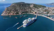 Alanya'ya Çifte Kruvaziyer Demirledi: 2 Bin 400 Turist Geldi
