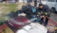Manavgat'ta Yanan Kamyonetten Çıkan Türk Bayrağına İtfaiyeciden Vefa
