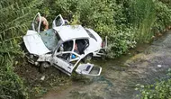 Hatay'da Can Pazarı: Otomobil Dereye Uçtu, 3 Kişi Hastaneye Kaldırıldı