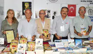 Eski Emniyet Müdürü Feyzullah Arslan 16. Antalya Kitap Fuarı'nda Okurlarıyla Buluştu