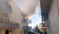 Antalya'da Korkutan Yangın: Mahsur Kalan Kediyi Kiracı Kurtardı