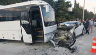 Burdur'da Zincirleme Kaza: 3 Otomobil ile Servis Çarpıştı, 5 Yaralı