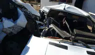 Kepez'de Direksiyonu Kırdı, Karşı Şeride Fırladı! 3 Araç Birbirine Girdi: 2 Yaralı