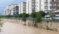 Mersin'de Şiddetli Yağış Hayatı Felç Etti: Derelerin Debisi Yükseldi
