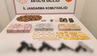 Jandarmadan Kepez'de Silah ve Uyuşturucu Operasyonu: 3 Şüpheli Gözaltında