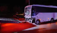 Isparta'da Tarım İşçilerini Taşıyan Midibüs Tırla Çarpıştı: 17 Yaralı