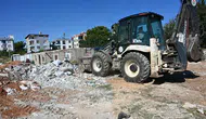 Kepez Aydoğmuş'ta Eski Hayvan Pazarı Temizlendi: 30 Kamyon Atık Çıktı
