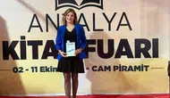 Edebiyatın Özgün Kalemi Fatma Sarı, 16. Antalya Kitap Fuarı'nda Okurlarıyla Buluştu