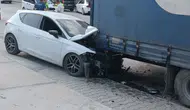 Tarsus'ta Feci Kaza: Tıra Çarpan Otomobilde Sıkışan Genç Sürücüyü İtfaiye Kurtardı