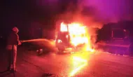 Hatay'da Korkutan Araç Yangını: İtfaiyenin Müdahalesiyle Söndürüldü