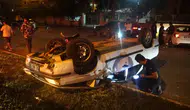 Muratpaşa'da Refüje Çarpan Otomobil Takla Attı!