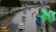 Antalya'da Gökyüzü Delindi! Sağanak Kenti Esir Aldı