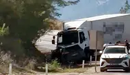 Antalya'da Kamyon ile Cip Birbirine Girdi!