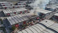 Hatay'da Mobilya Fabrikasında Yangın: Alevler Söndürüldü