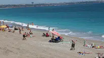 Konyaaltı Sahili'nde Sezon Yoğunluğu Başladı