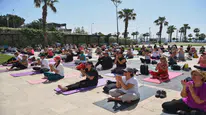 Konyaaltı’nda Sağlıklı Yaşam: Yüzlerce Kişi Pilates ve Yogada Buluştu