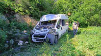 Burdur’da Piknik Dönüşü Facia: Minibüs Şarampole Yuvarlandı!