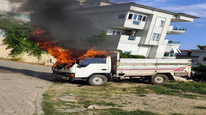 Alanya’da Yangın Paniği: Kamyonetten Alevler Yükseldi!