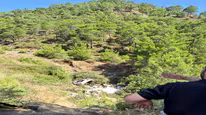 Kumluca'da Acı Kaza: Bariyerleri Aşan Kamyon Şarampole Devrildi
