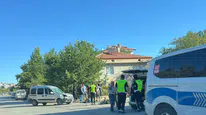 Isparta'da Kavşakta Otomobile Çarpan Motosiklet Sürücüsü Yaralandı