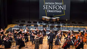 Antalya'da Klasik Müzik Rüzgarı: Mozart ve Karayev Aynı Sahnede!