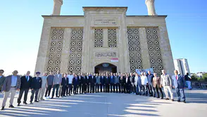 Antalya Protokolü Bayram Namazında Buluştu! Protokol Vatandaşlarla Bayramlaştı