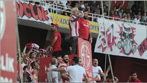 Antalyaspor Küme Düştü! Tribünlerin Tolga Abisinden Sert Sözler!